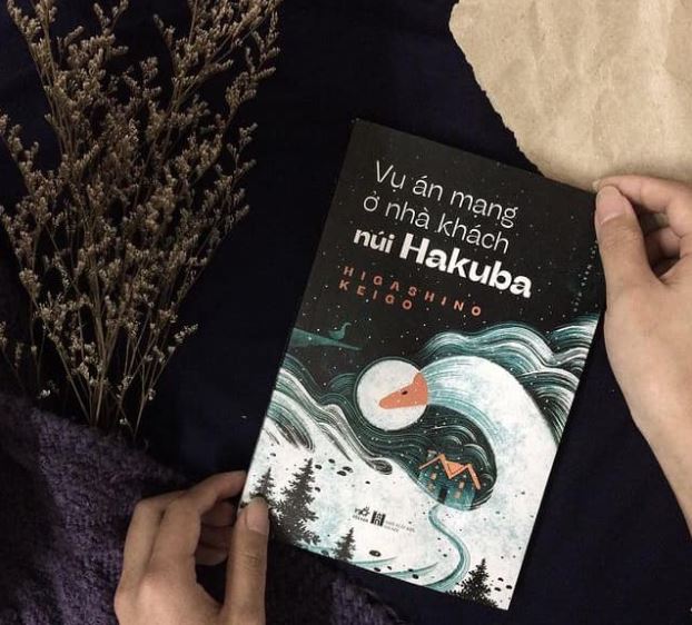 NUU review sách Vụ Án Mạng Ở Nhà Khách Núi Hakuba - Higashino Keigo