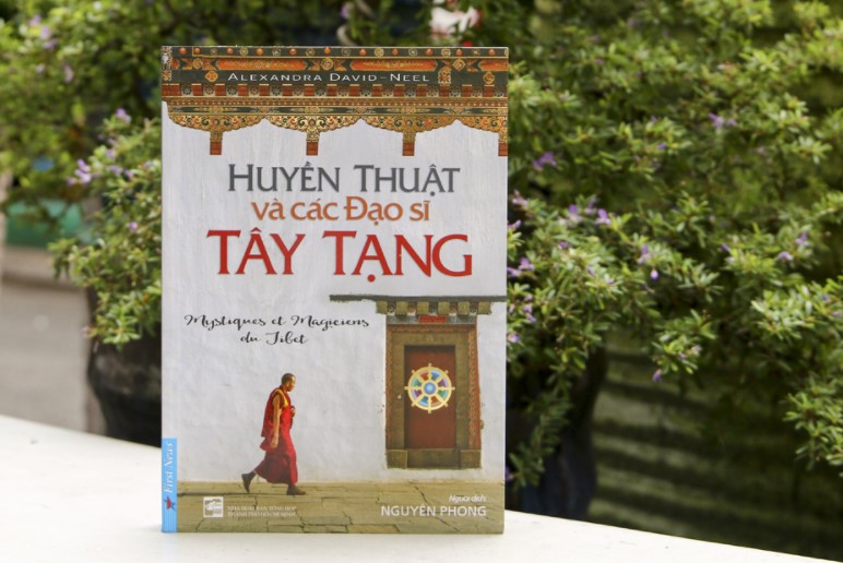 Lily Nguyen review sách Huyền Thuật Và Các Đạo Sĩ Tây Tạng - Nguyên Phong